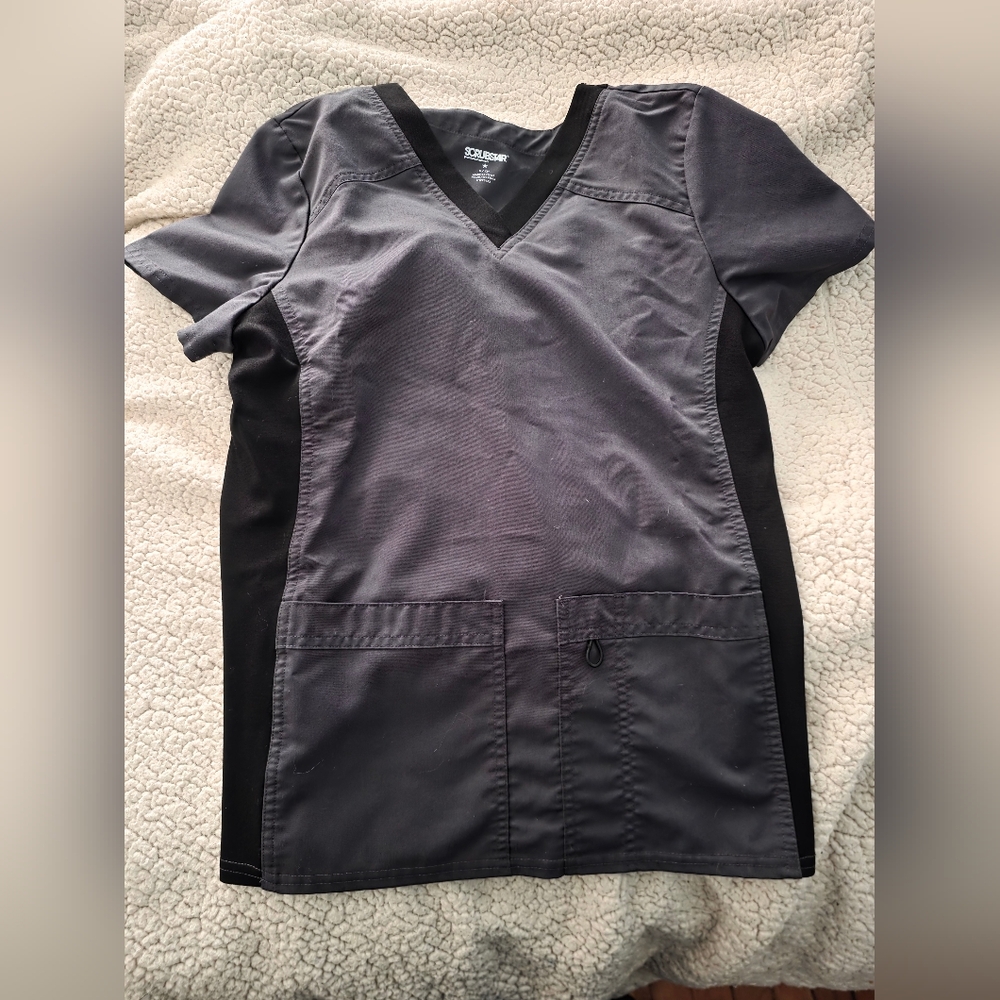 Scrubstar gray and black set, size small